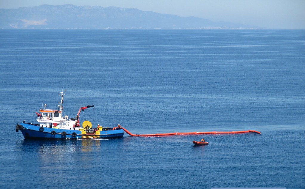 Tug -  Remolcador Polivalente